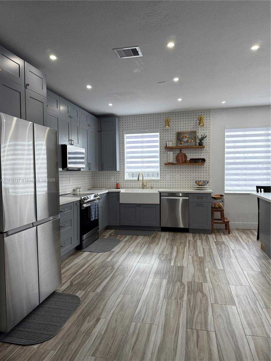 Small Image of 11860 SOUTH WEST 154TH AVE, Miami Number 6
