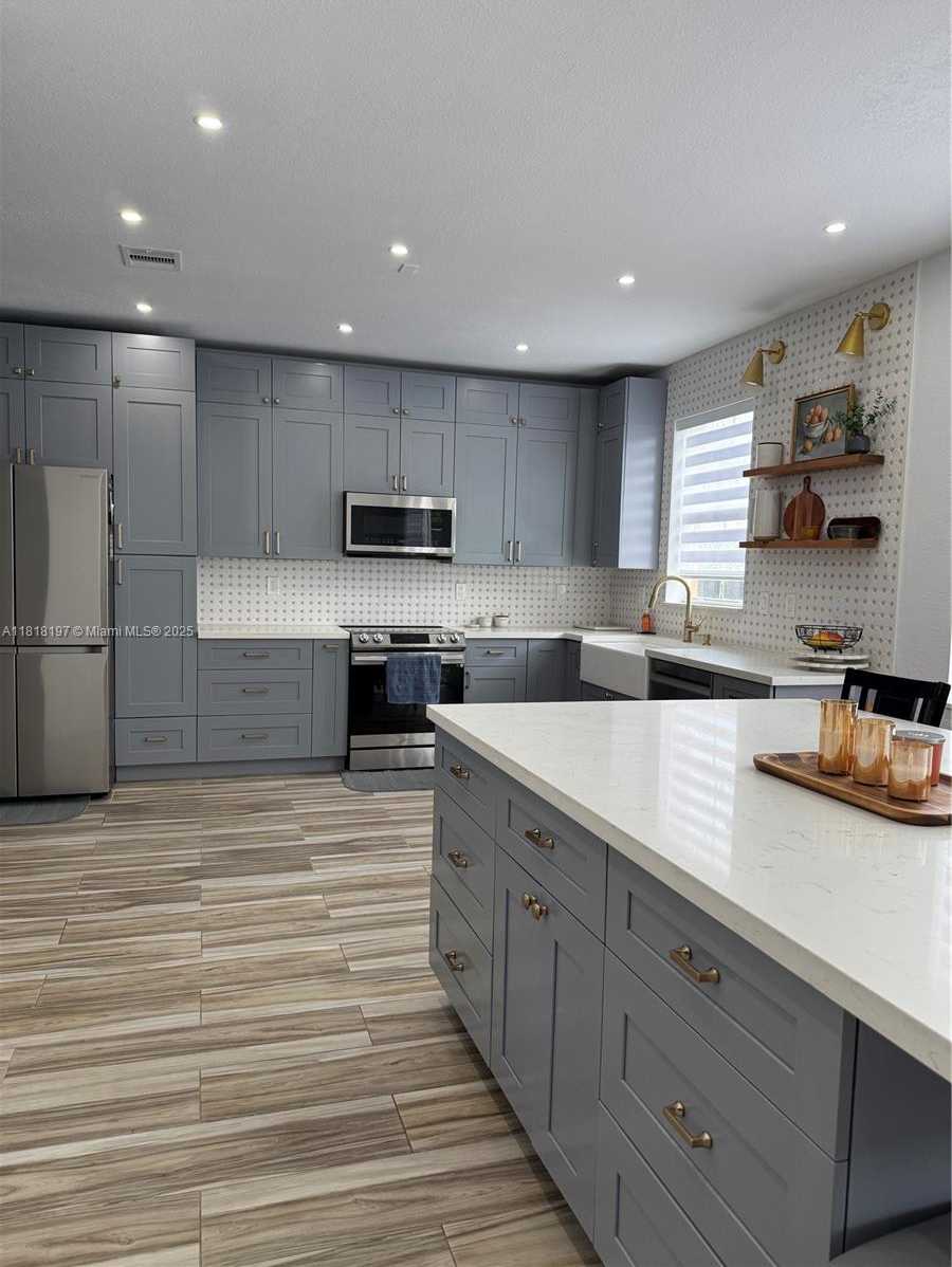 Small Image of 11860 SOUTH WEST 154TH AVE, Miami Number 7