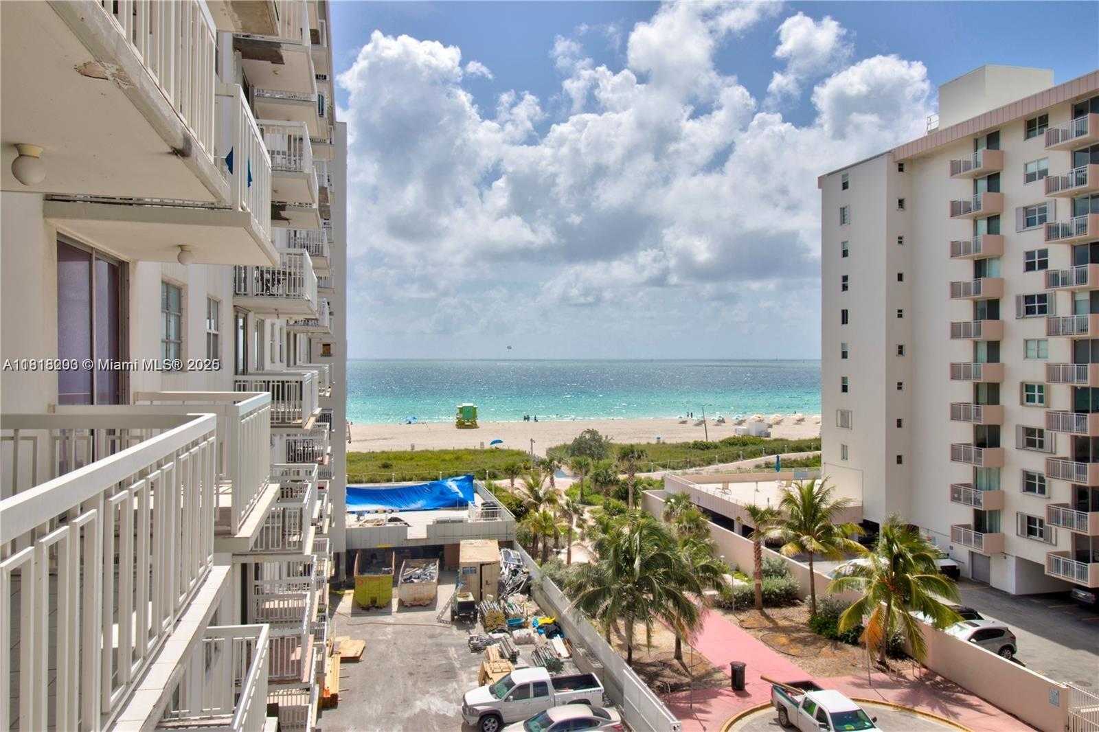 Small Image of 401 OCEAN DR #1007, Miami Beach Number 15