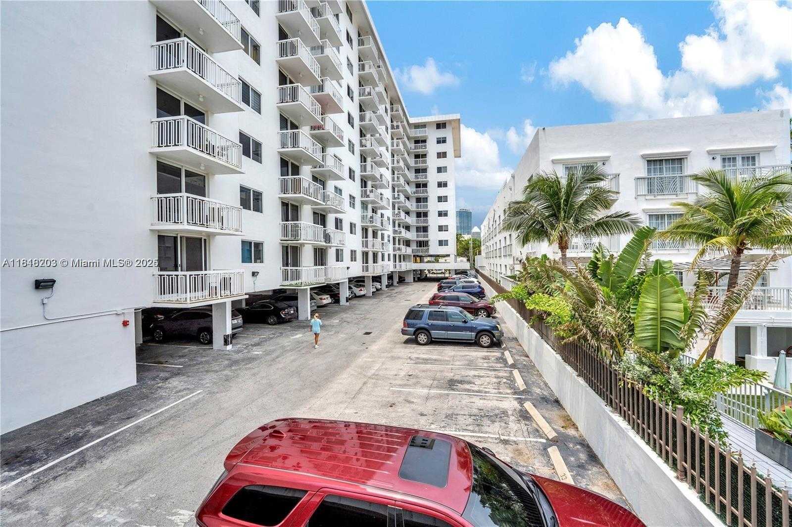Small Image of 401 OCEAN DR #1007, Miami Beach Number 17