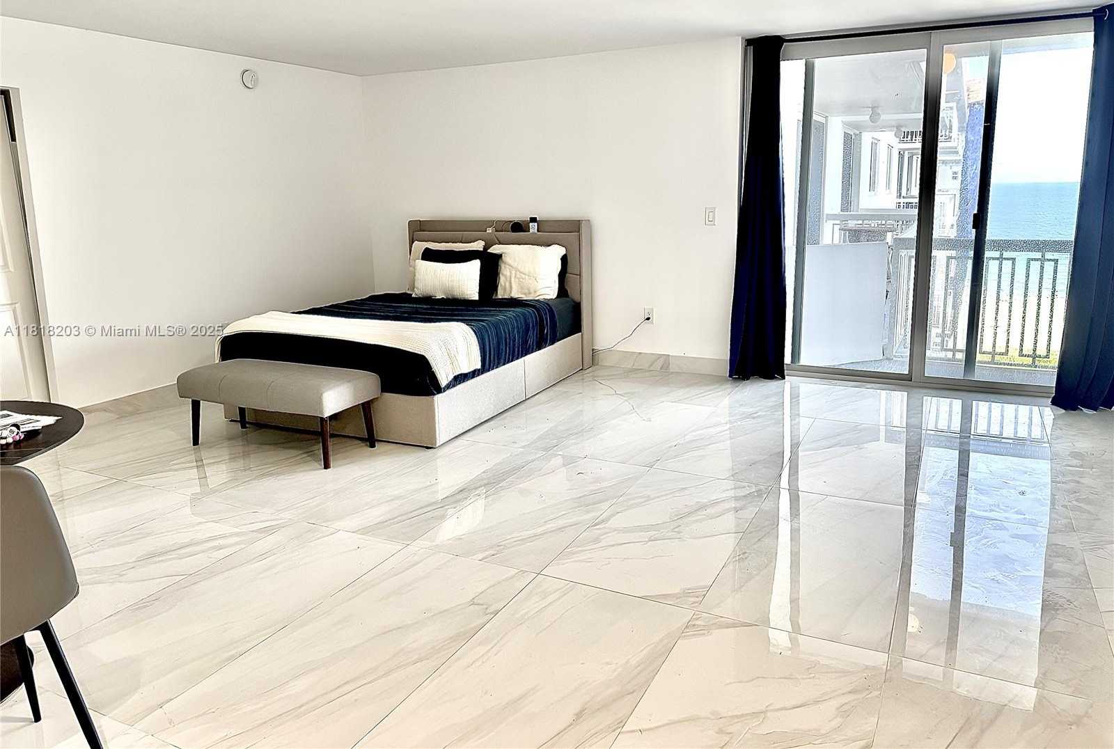 Small Image of 401 OCEAN DR #1007, Miami Beach Number 2