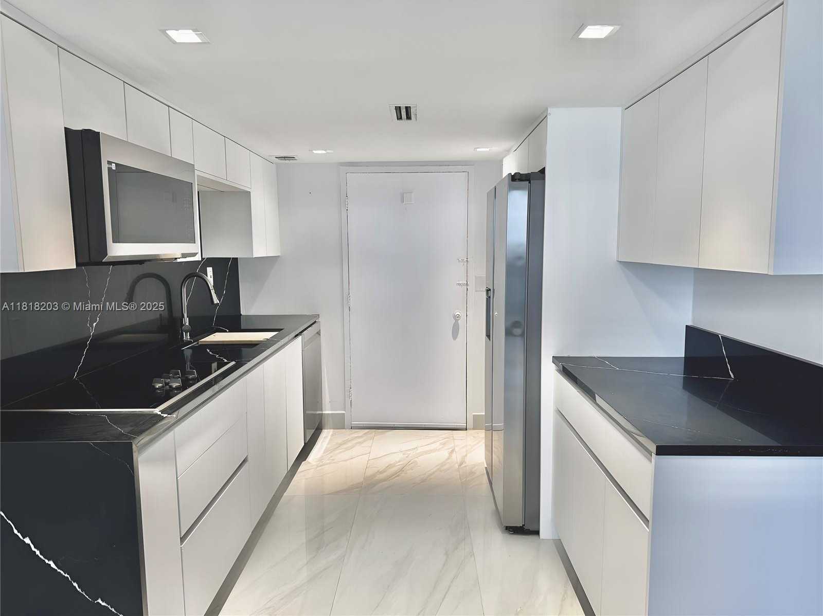 Small Image of 401 OCEAN DR #1007, Miami Beach Number 6
