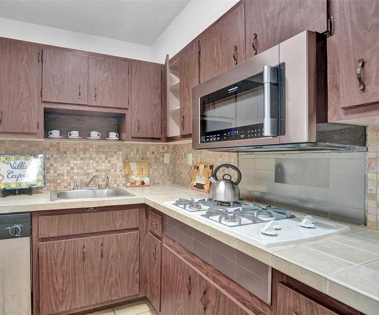 Small Image of 1205 MARIPOSA AVE #333, Coral Gables Number 6