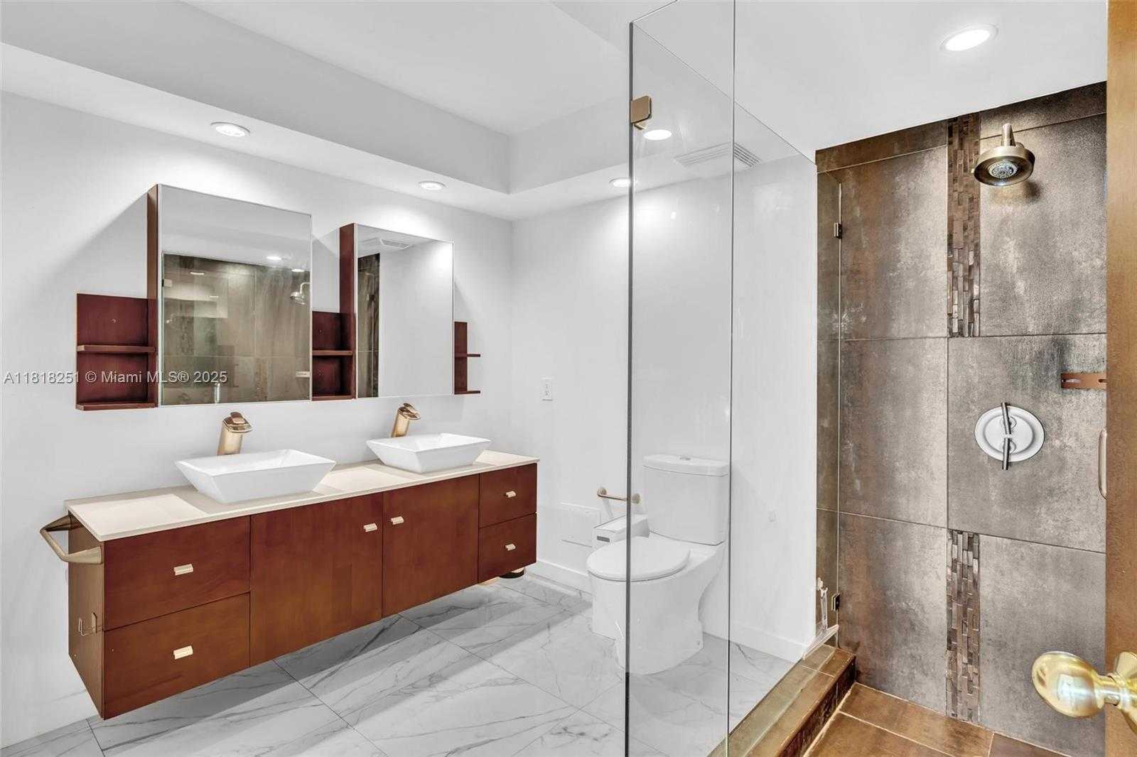 Small Image of 6770 INDIAN CREEK DR #10O, Miami Beach Number 24