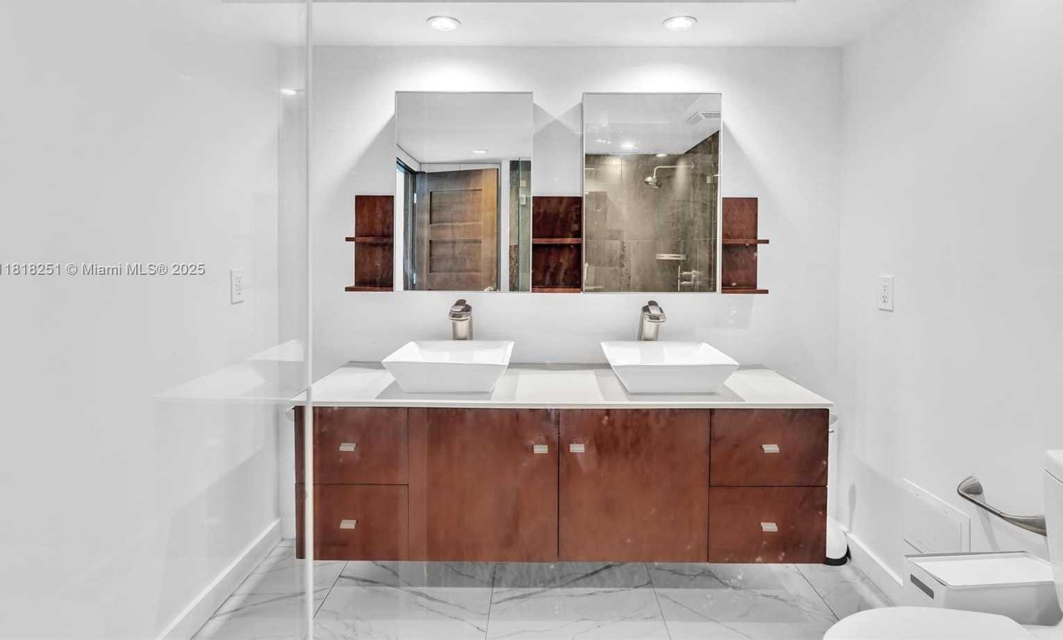 Small Image of 6770 INDIAN CREEK DR #10O, Miami Beach Number 25
