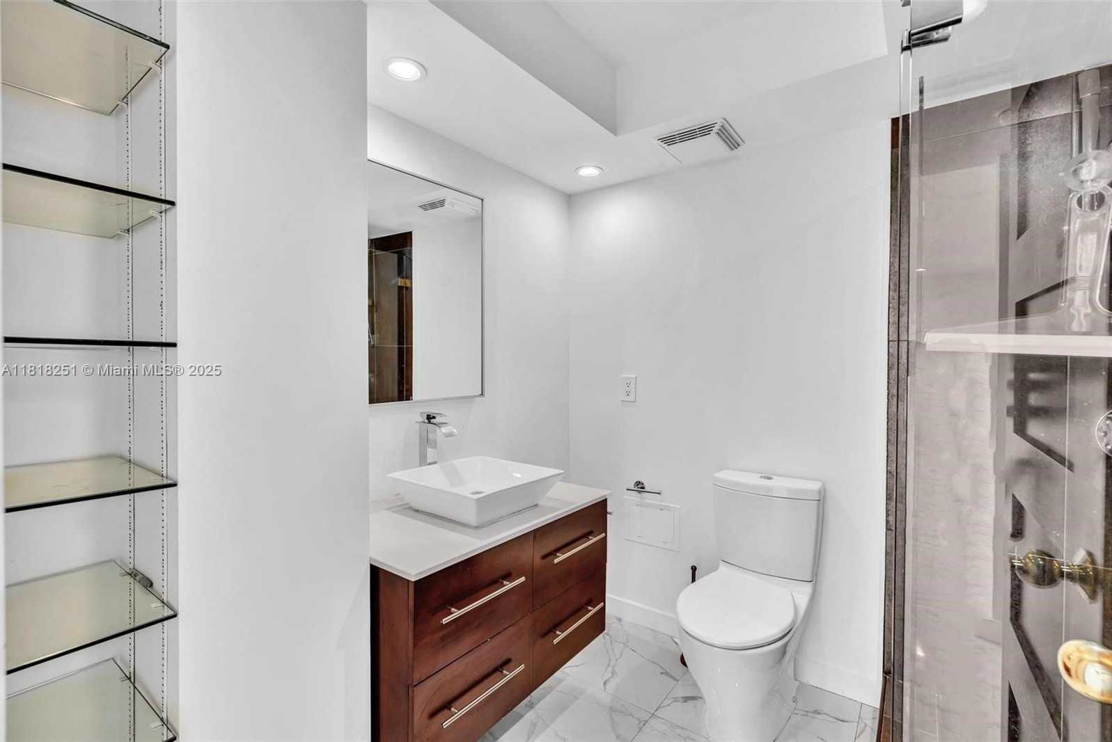 Small Image of 6770 INDIAN CREEK DR #10O, Miami Beach Number 32