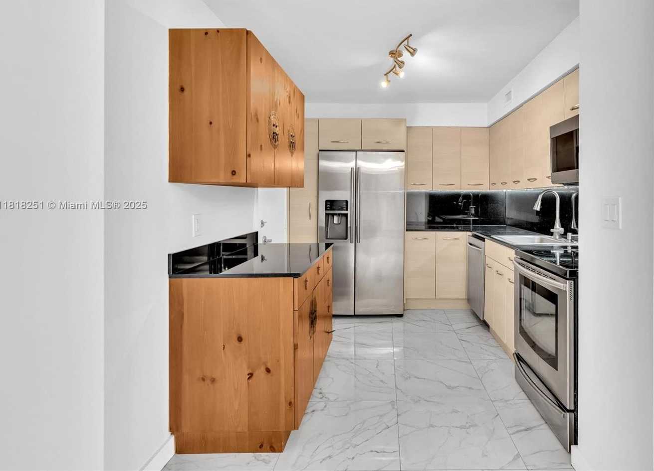 Small Image of 6770 INDIAN CREEK DR #10O, Miami Beach Number 8
