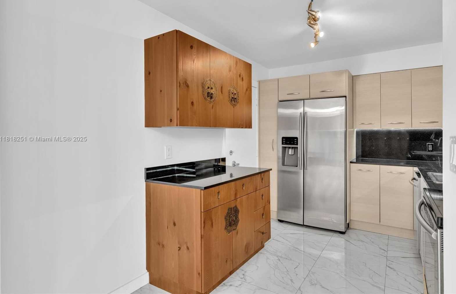 Small Image of 6770 INDIAN CREEK DR #10O, Miami Beach Number 9