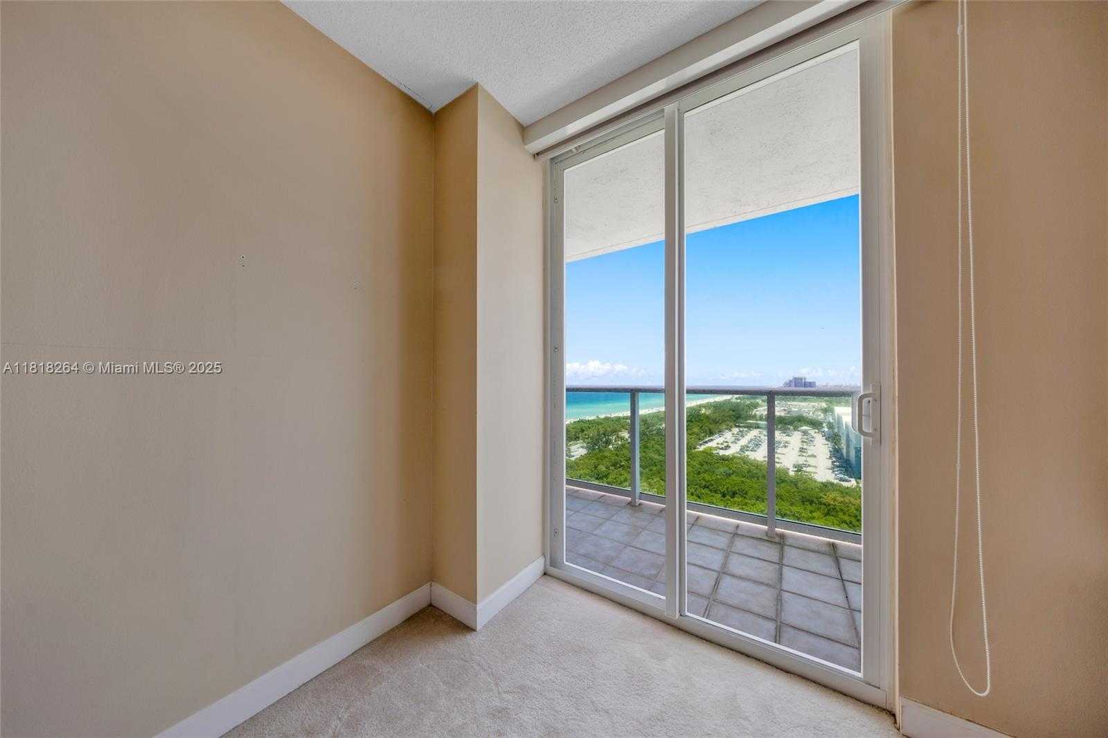 Small Image of 100 BAYVIEW DR #1922, Sunny Isles Beach Number 14