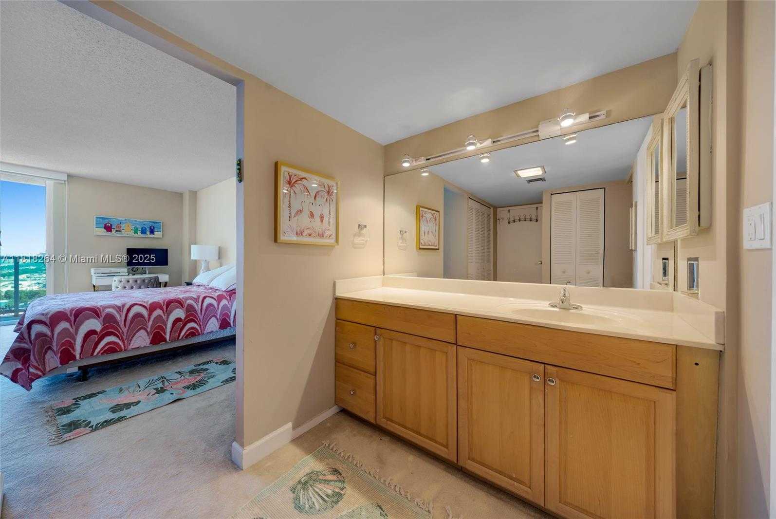 Small Image of 100 BAYVIEW DR #1922, Sunny Isles Beach Number 19