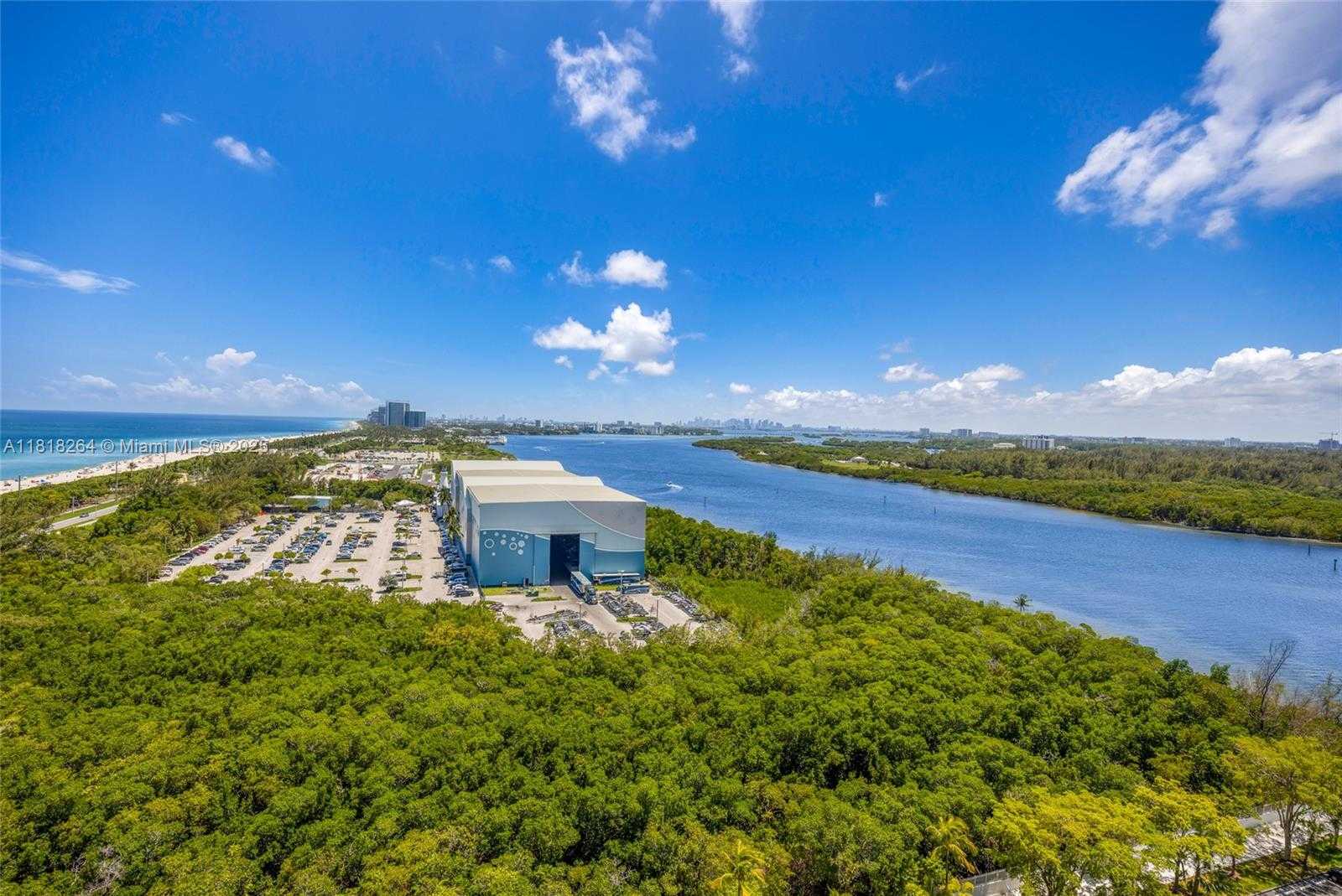 Small Image of 100 BAYVIEW DR #1922, Sunny Isles Beach Number 2