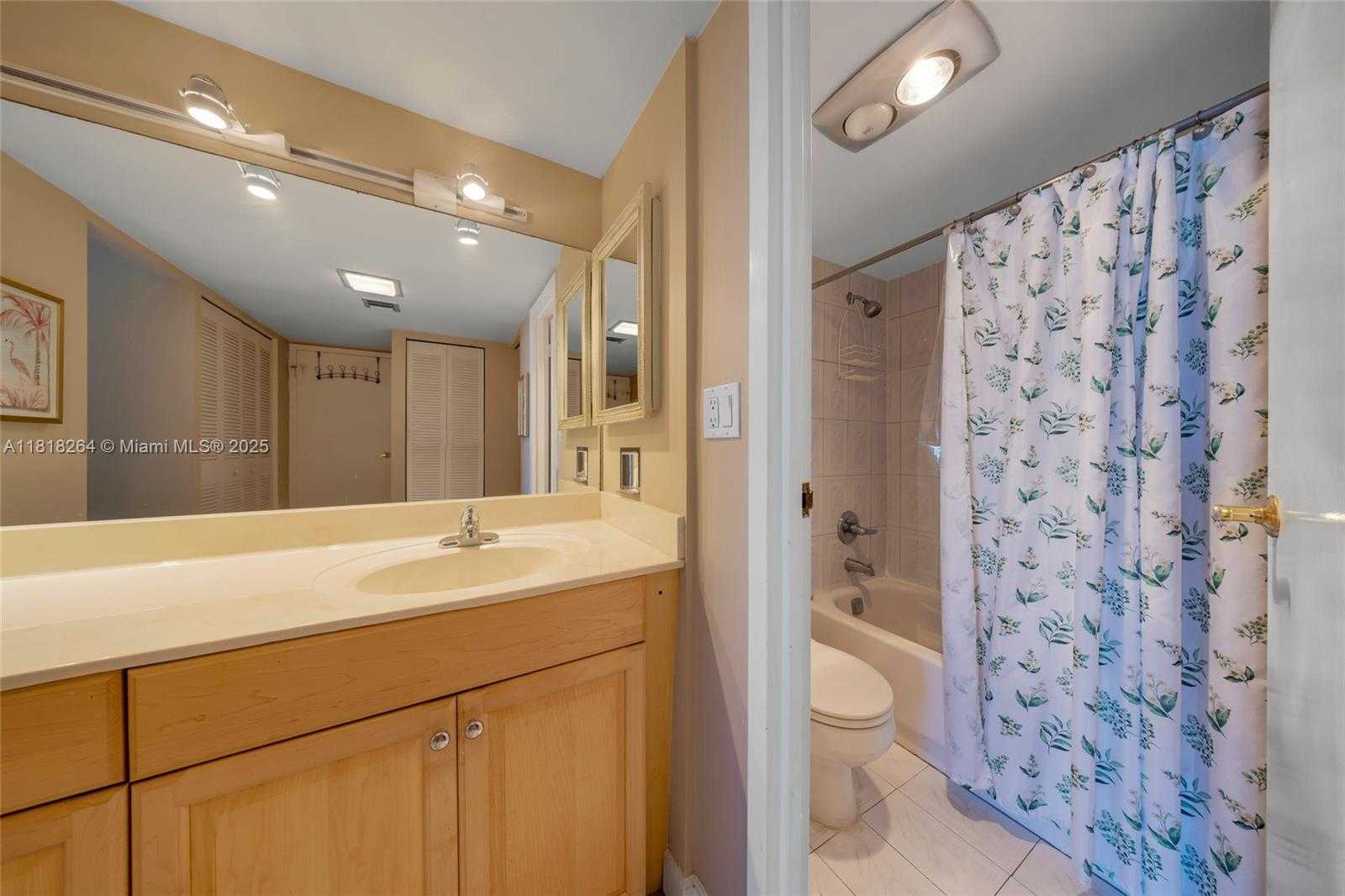 Small Image of 100 BAYVIEW DR #1922, Sunny Isles Beach Number 20