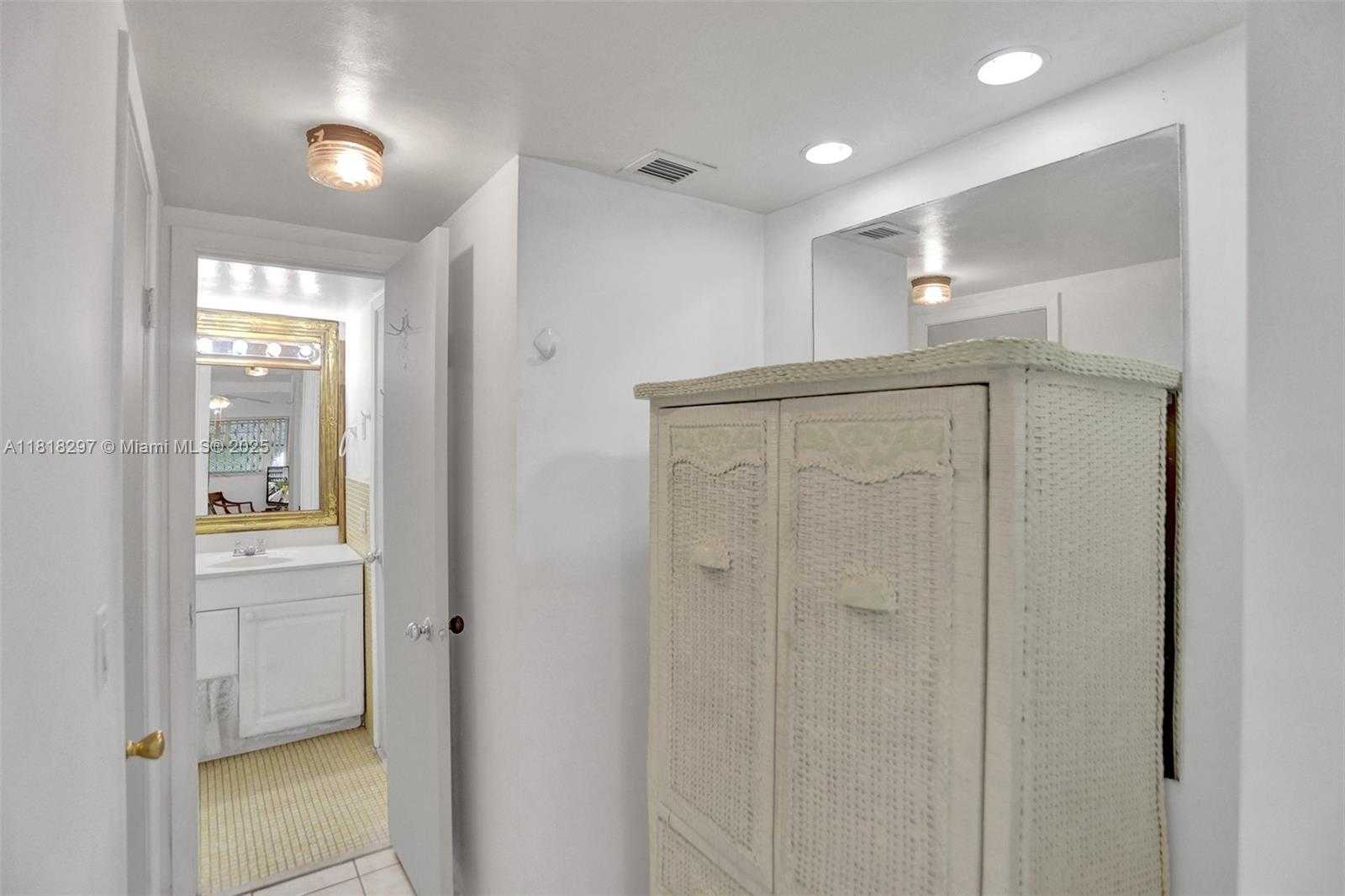 Small Image of 1200 HILLCREST CT #107, Hollywood Number 12