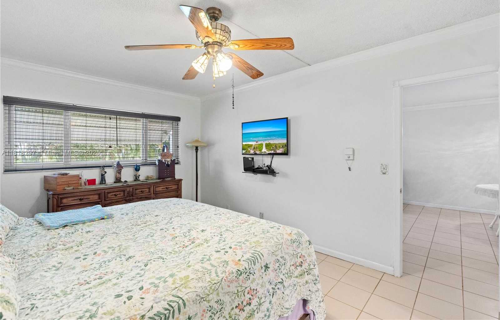 Small Image of 1200 HILLCREST CT #107, Hollywood Number 15
