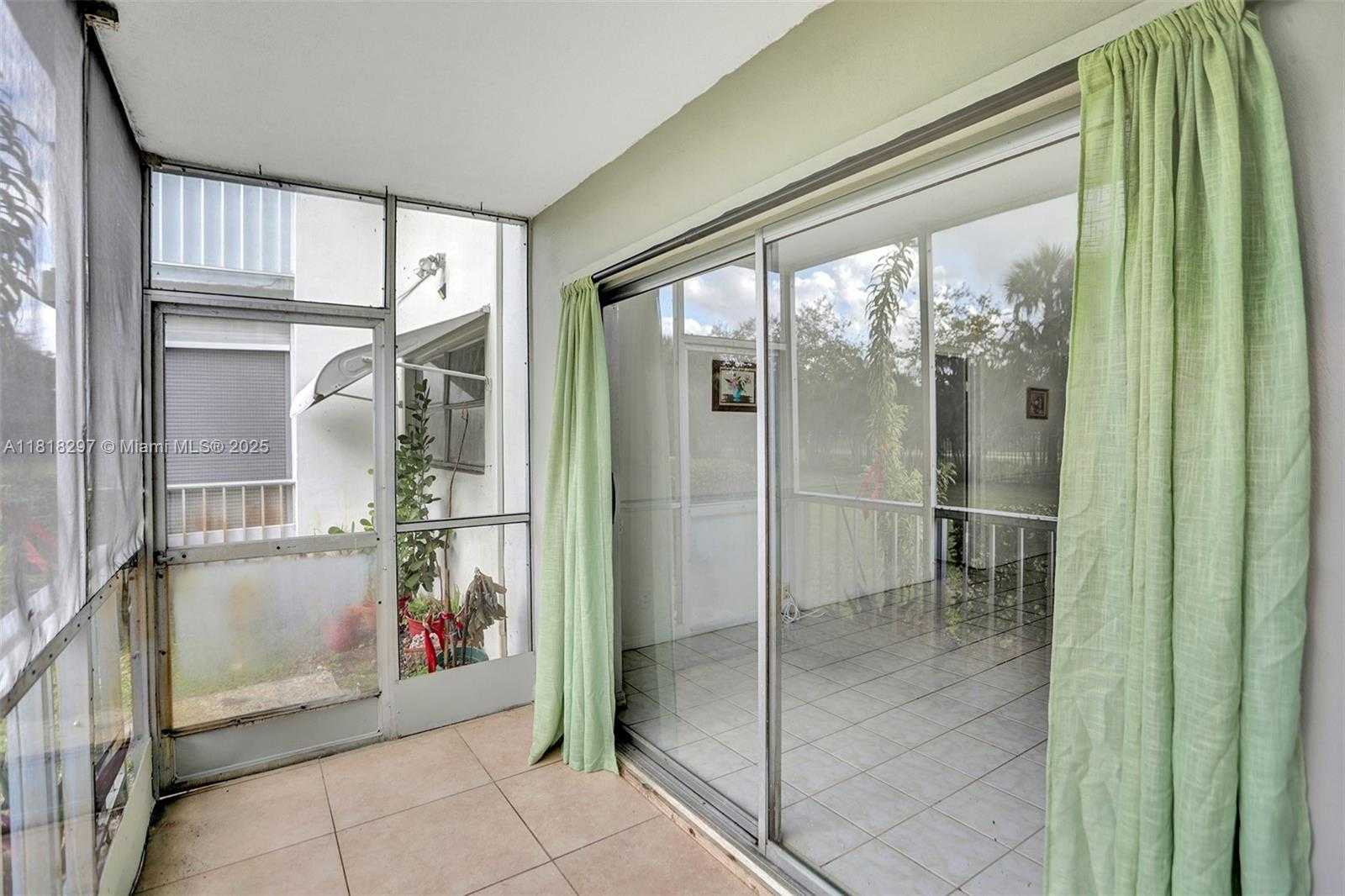 Small Image of 1200 HILLCREST CT #107, Hollywood Number 16