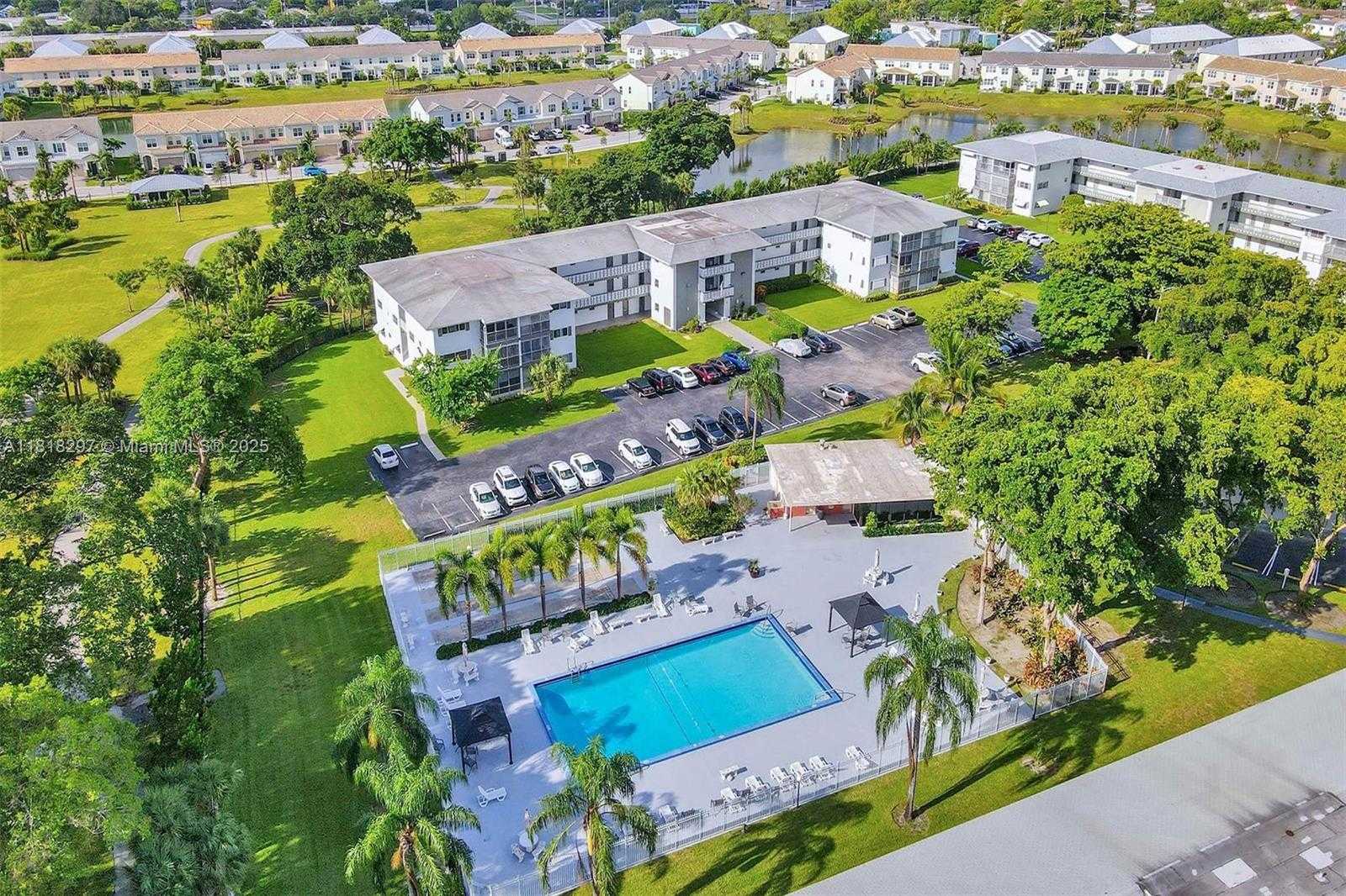 Small Image of 1200 HILLCREST CT #107, Hollywood Number 20