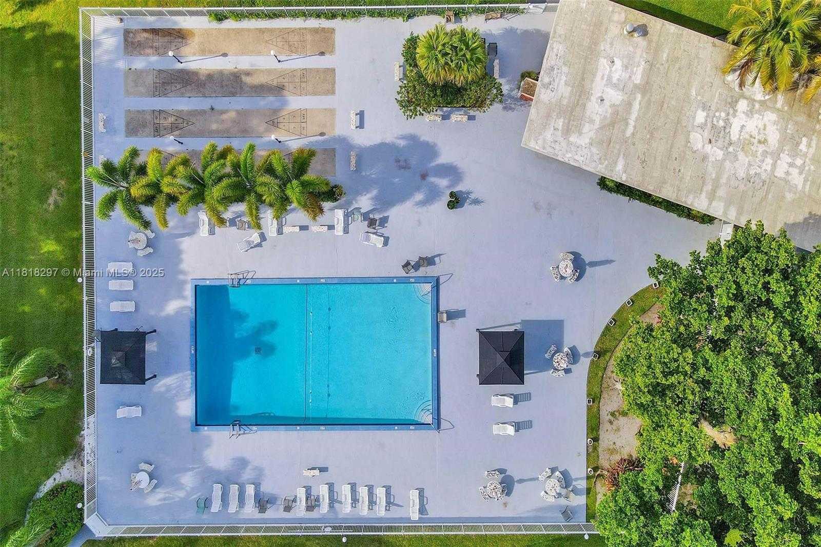 Small Image of 1200 HILLCREST CT #107, Hollywood Number 21