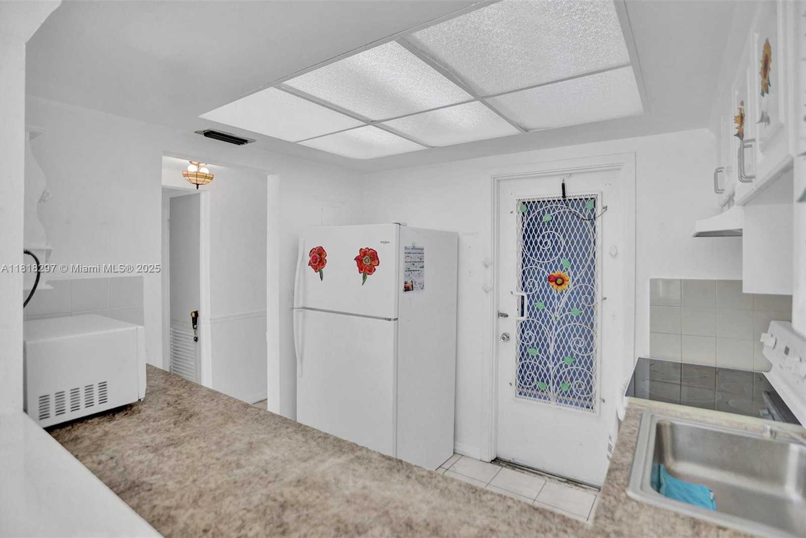 Small Image of 1200 HILLCREST CT #107, Hollywood Number 4