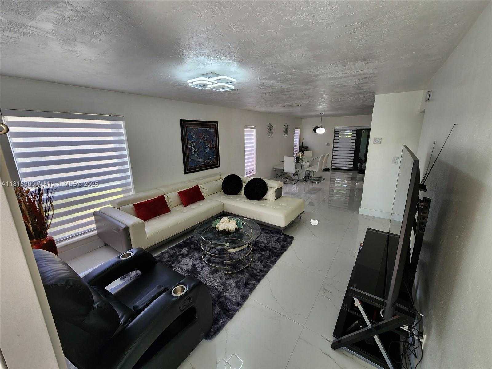 Small Image of 11820 SOUTH WEST 125TH PL #11820, Miami Number 10