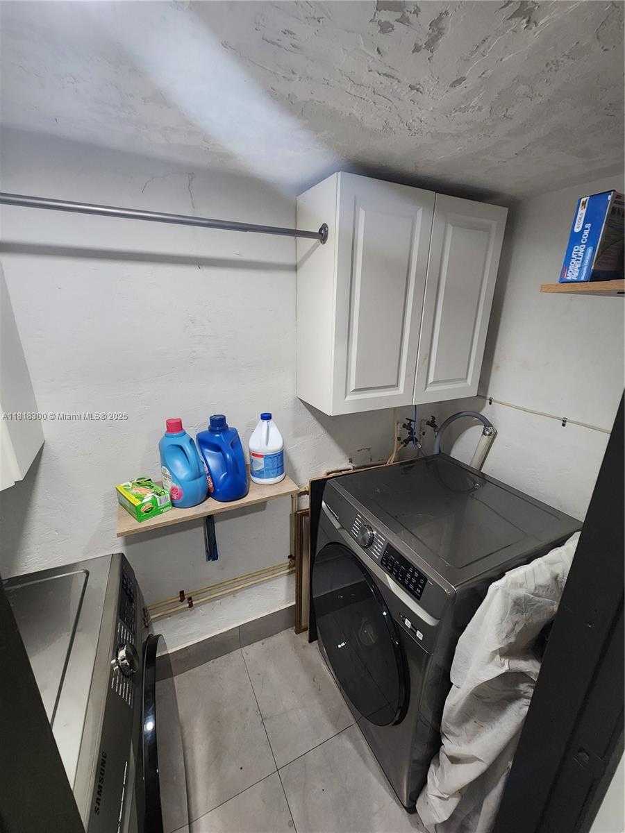 Small Image of 11820 SOUTH WEST 125TH PL #11820, Miami Number 33