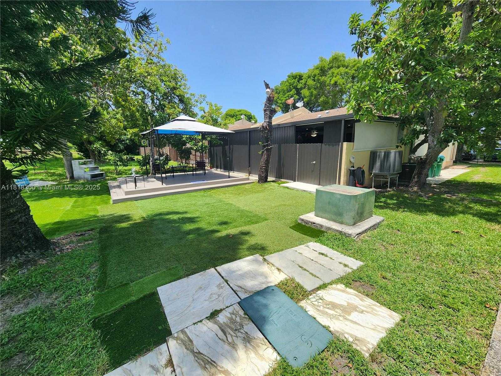 Small Image of 11820 SOUTH WEST 125TH PL #11820, Miami Number 42