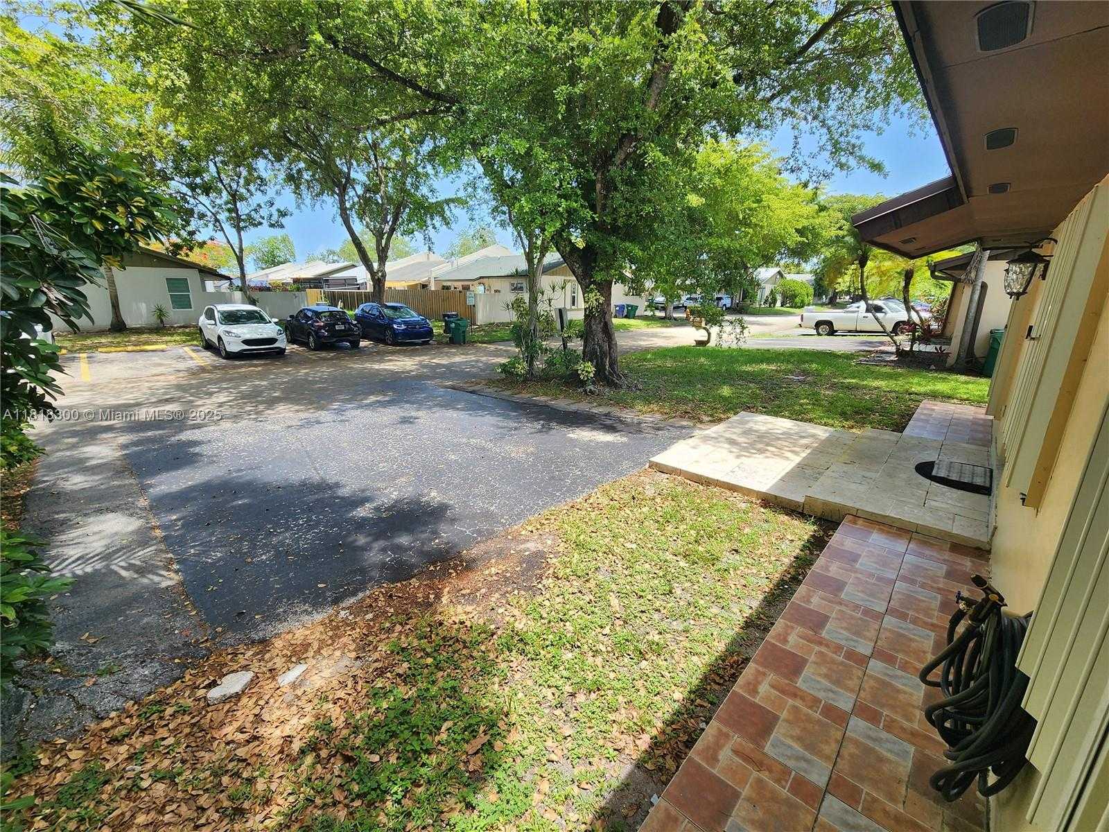Small Image of 11820 SOUTH WEST 125TH PL #11820, Miami Number 7