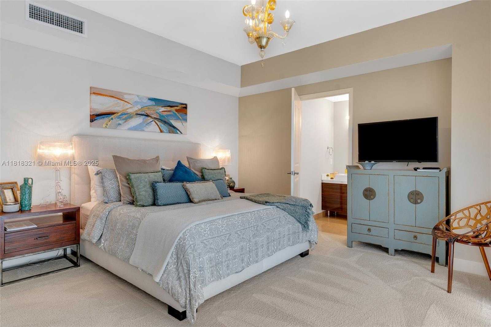 Small Image of 3737 COLLINS AVE #S-403, Miami Beach Number 15