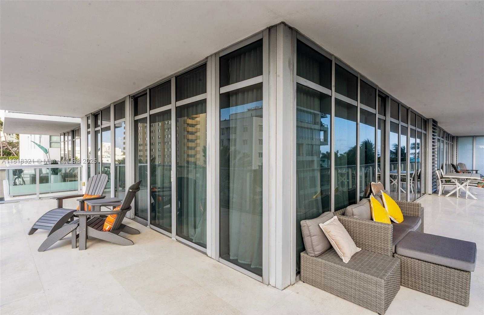 Small Image of 3737 COLLINS AVE #S-403, Miami Beach Number 17