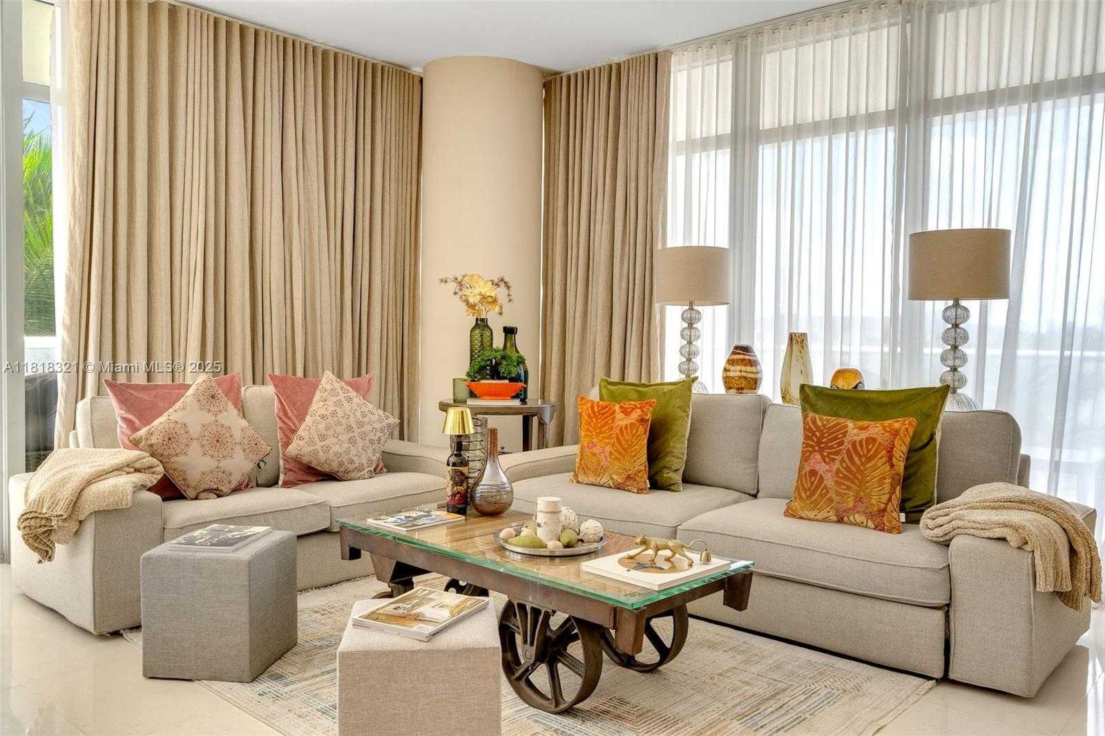 Small Image of 3737 COLLINS AVE #S-403, Miami Beach Number 2