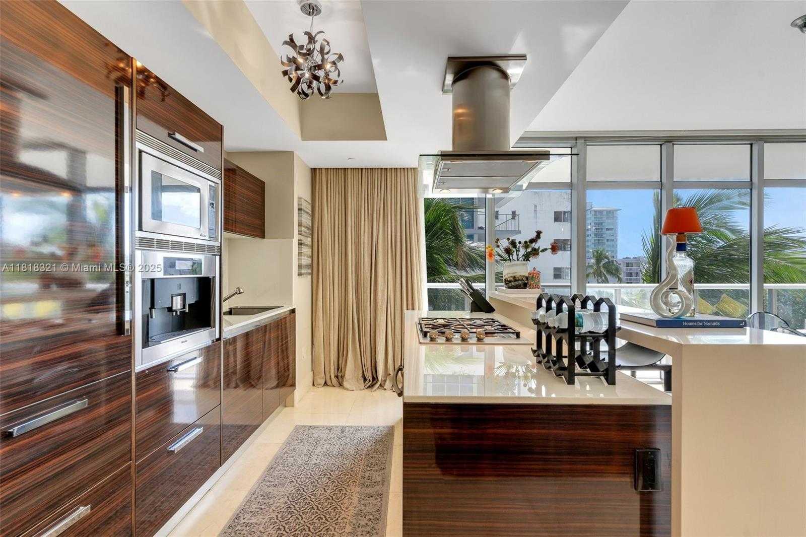Small Image of 3737 COLLINS AVE #S-403, Miami Beach Number 21