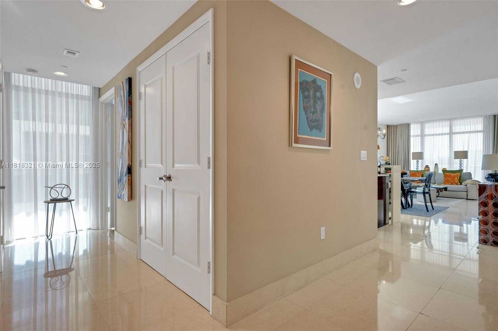 Small Image of 3737 COLLINS AVE #S-403, Miami Beach Number 24