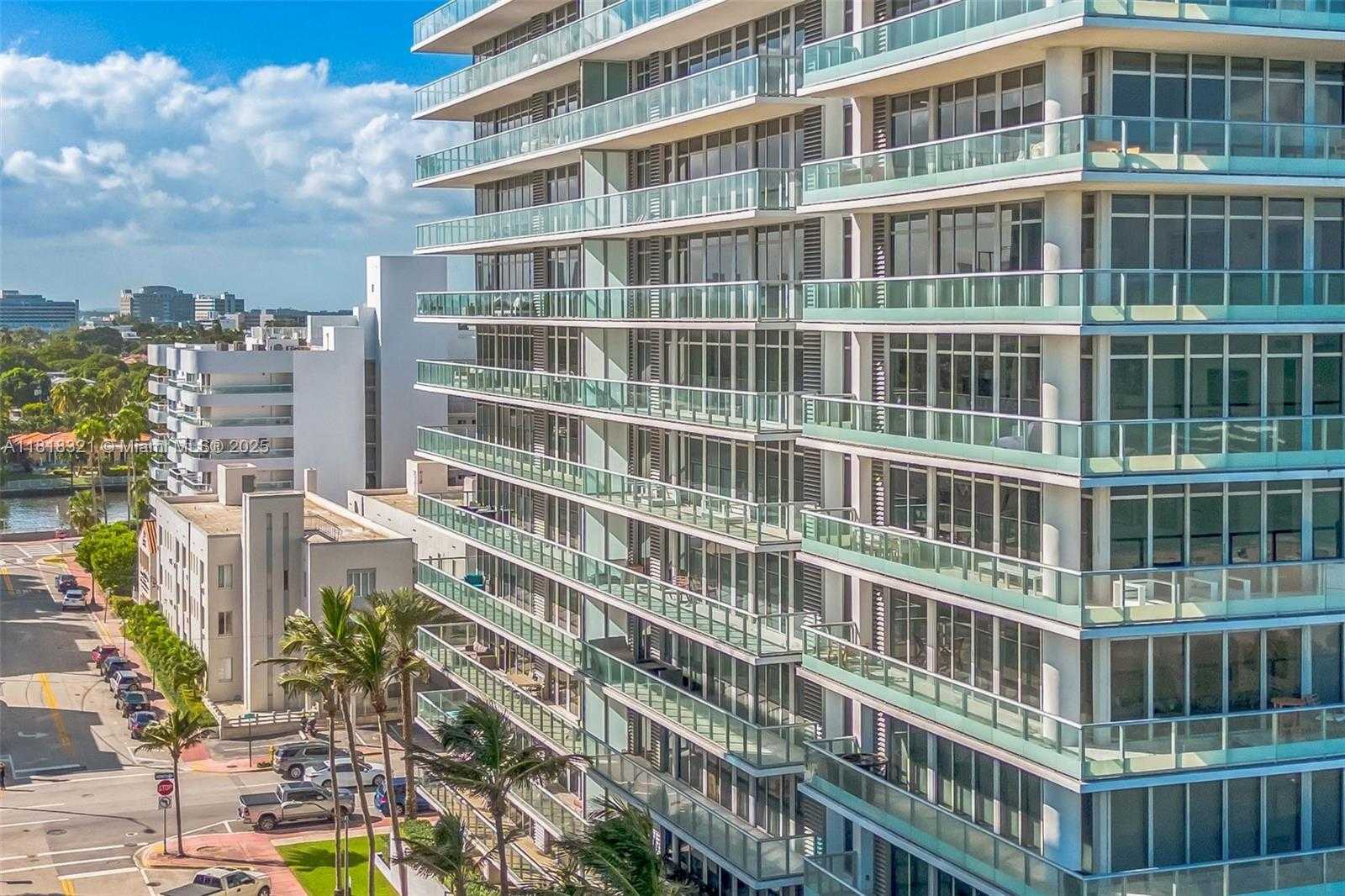 Small Image of 3737 COLLINS AVE #S-403, Miami Beach Number 33