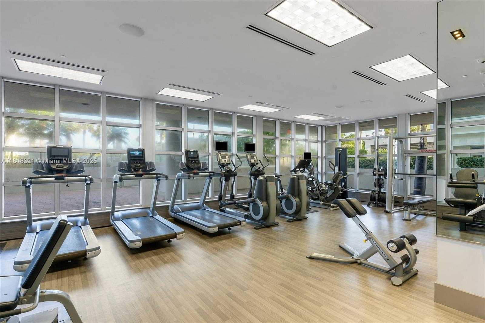 Small Image of 3737 COLLINS AVE #S-403, Miami Beach Number 37