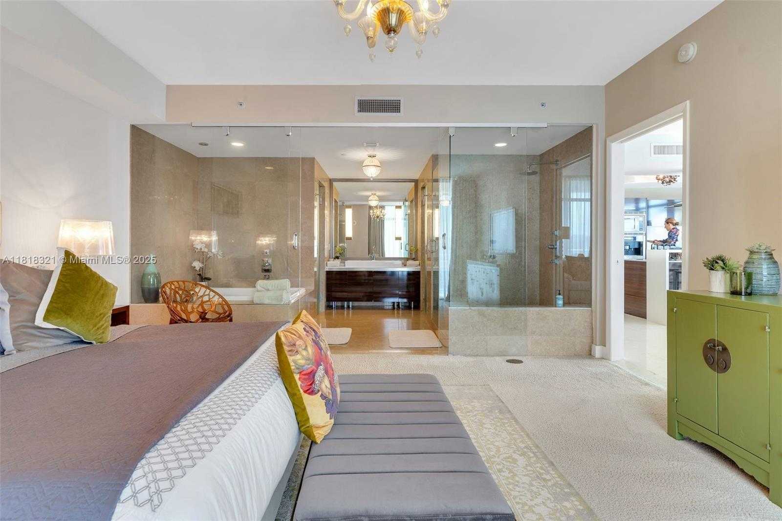 Small Image of 3737 COLLINS AVE #S-403, Miami Beach Number 4