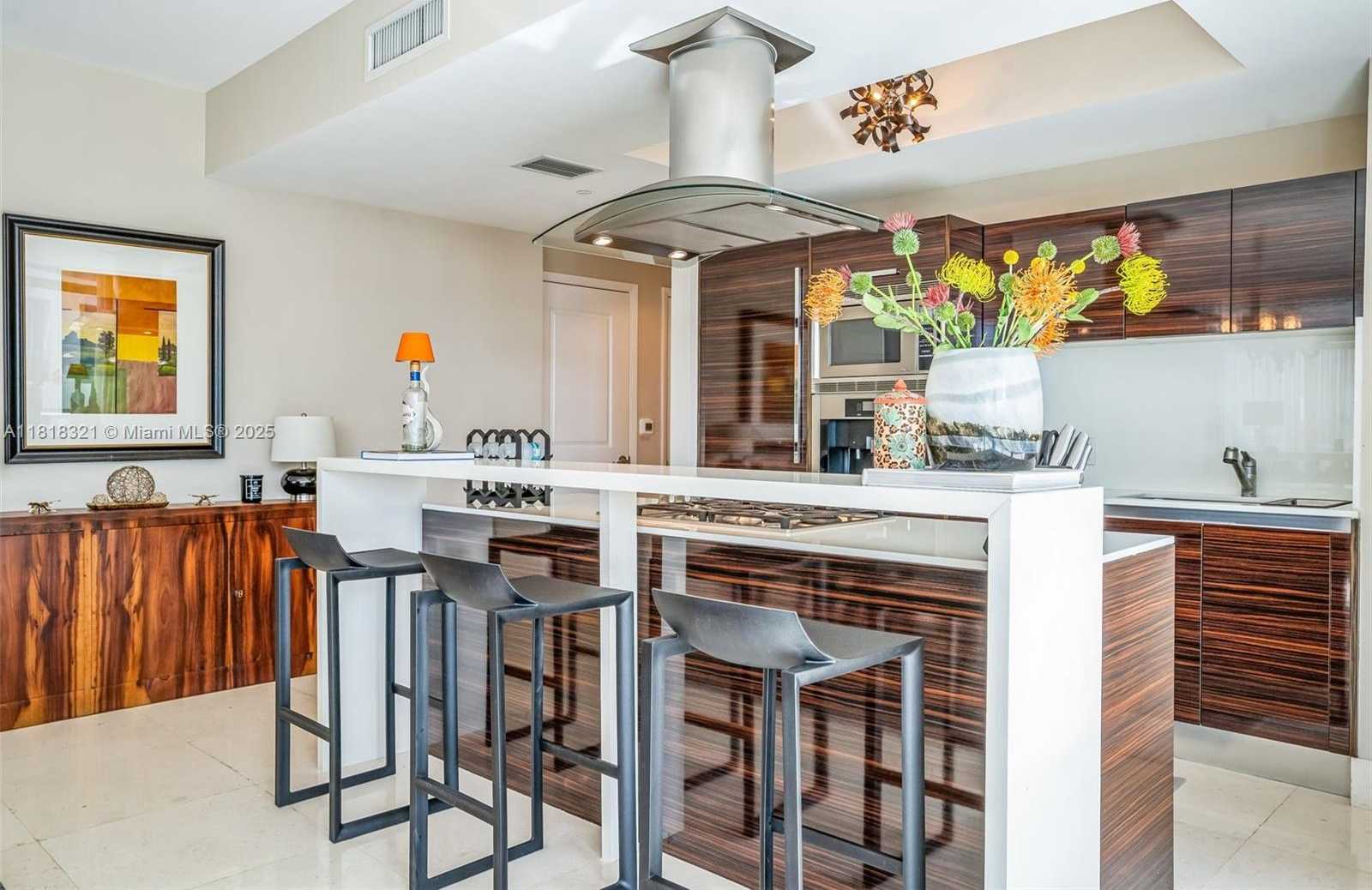 Small Image of 3737 COLLINS AVE #S-403, Miami Beach Number 9