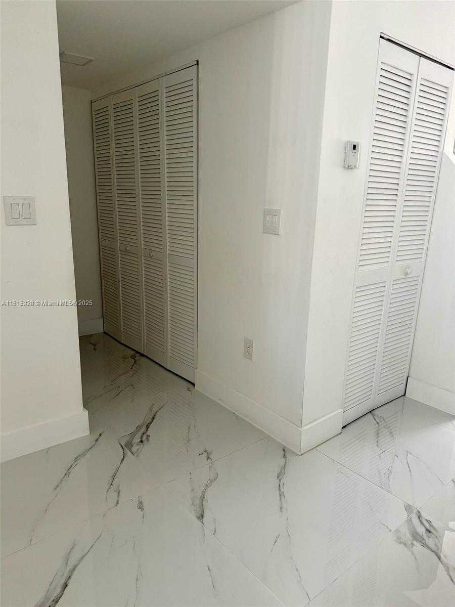 Small Image of 14085 SOUTH WEST 179TH TER, Miami Number 21