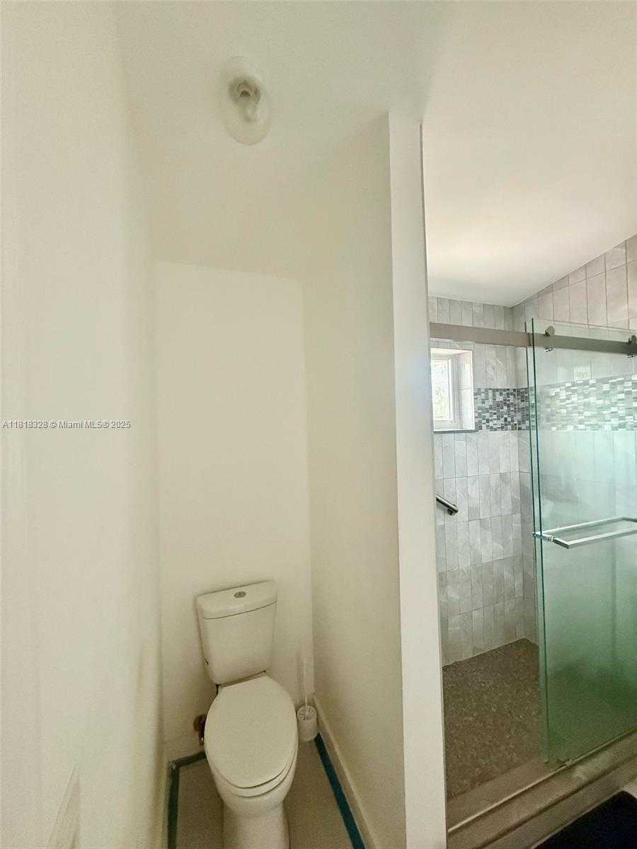 Small Image of 14085 SOUTH WEST 179TH TER, Miami Number 25