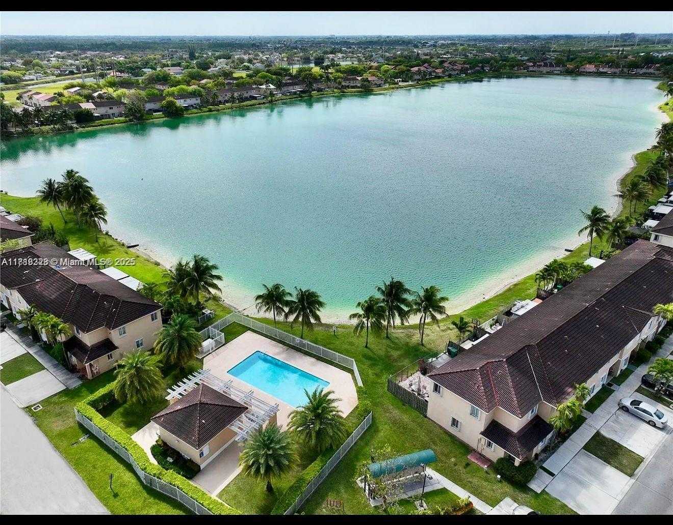 Small Image of 14085 SOUTH WEST 179TH TER, Miami Number 3