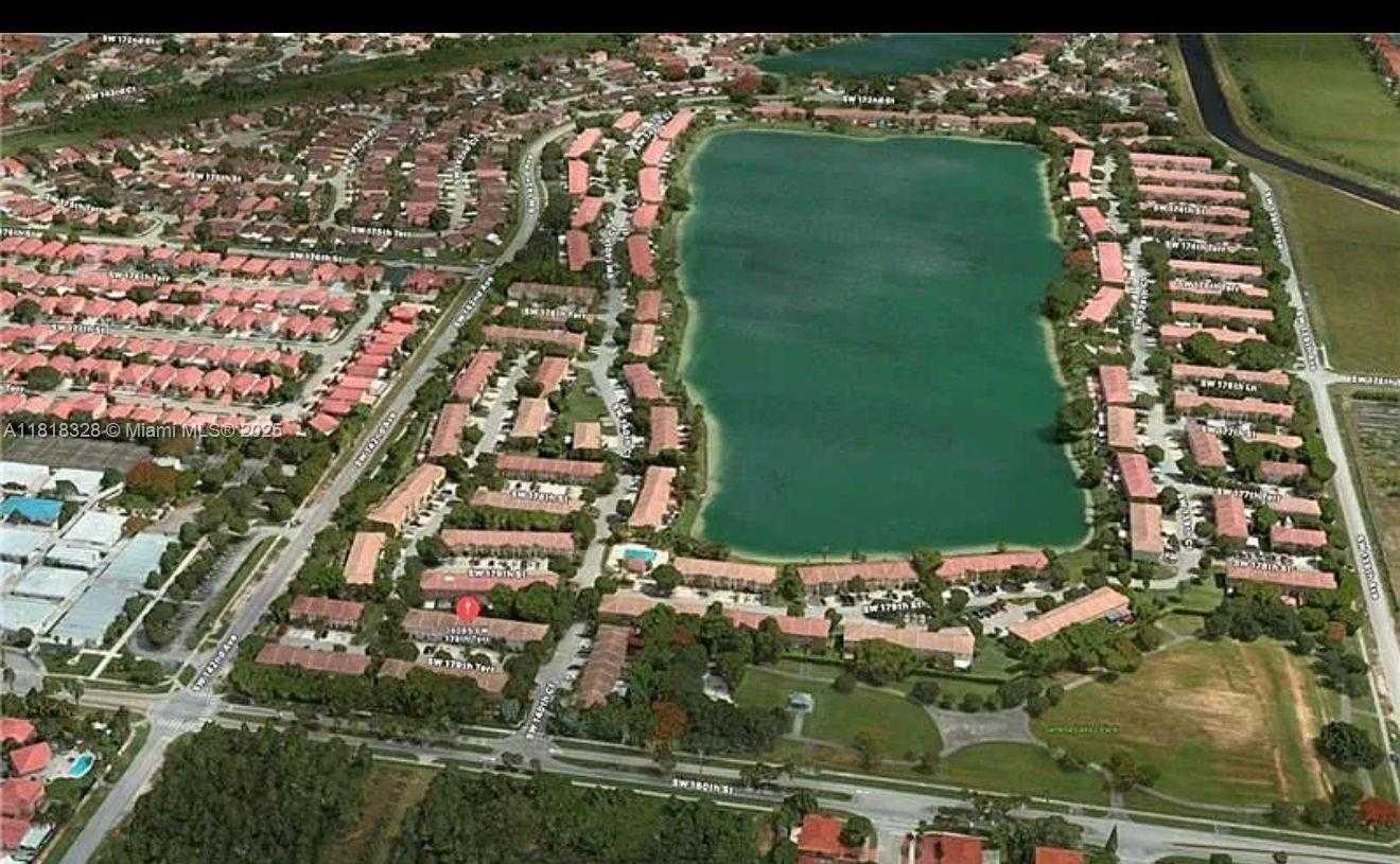 Small Image of 14085 SOUTH WEST 179TH TER, Miami Number 4