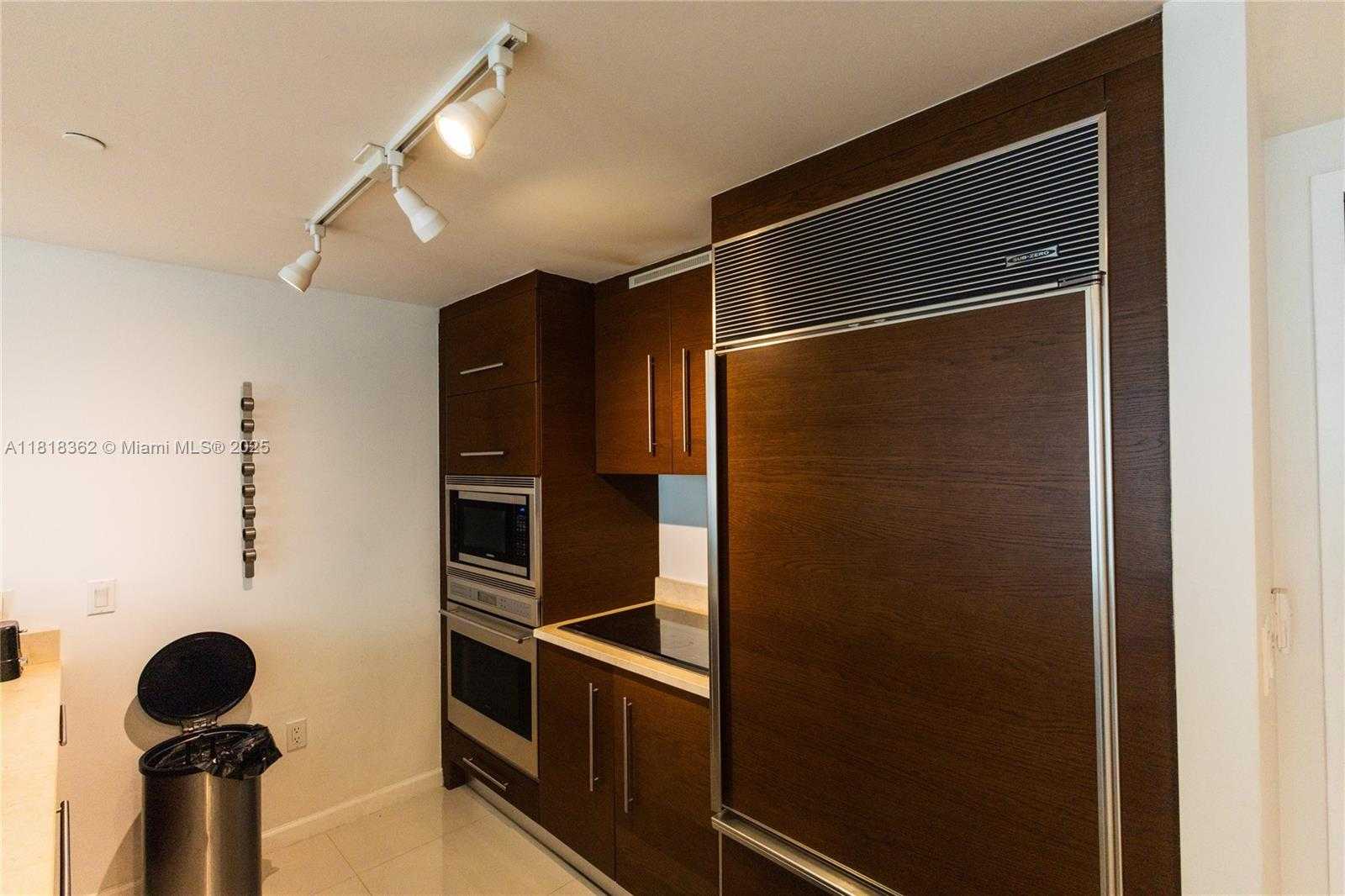 Small Image of 475 BRICKELL AVE #4511, Miami Number 10