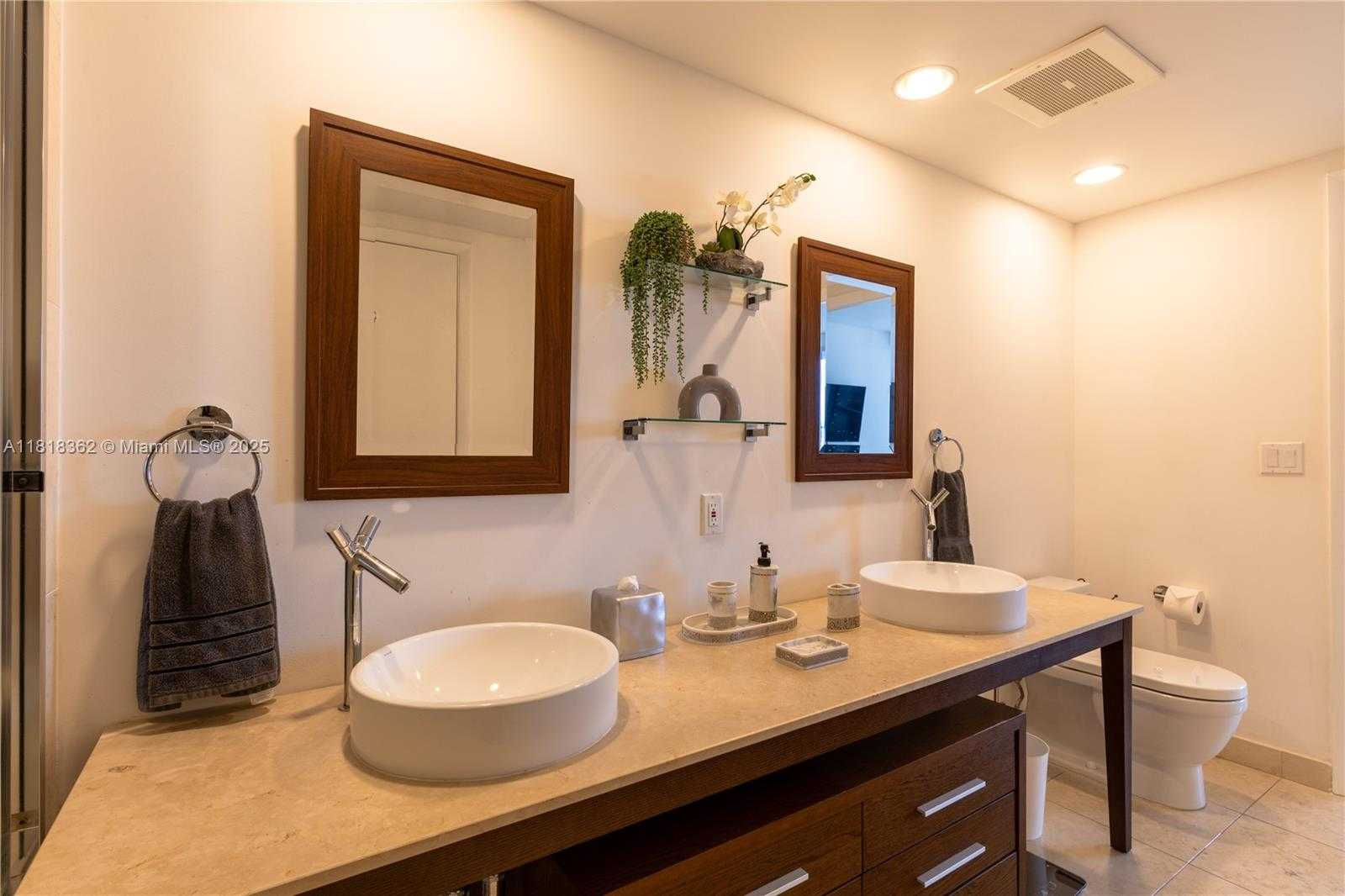 Small Image of 475 BRICKELL AVE #4511, Miami Number 17