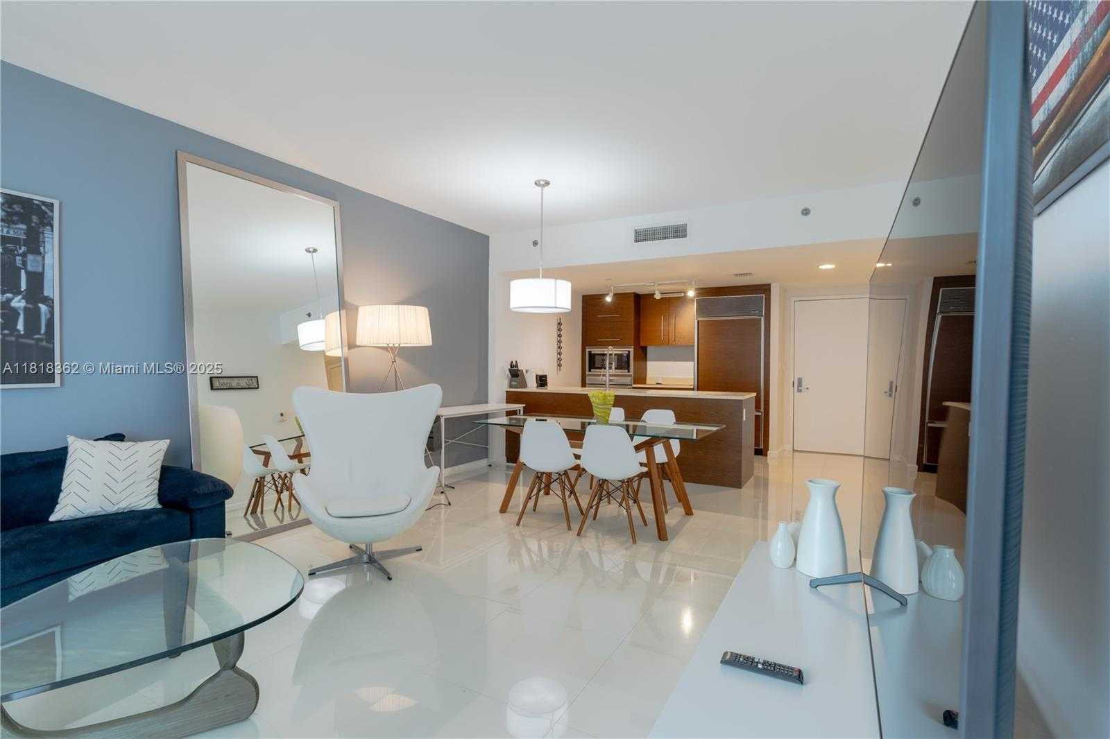 Small Image of 475 BRICKELL AVE #4511, Miami Number 5