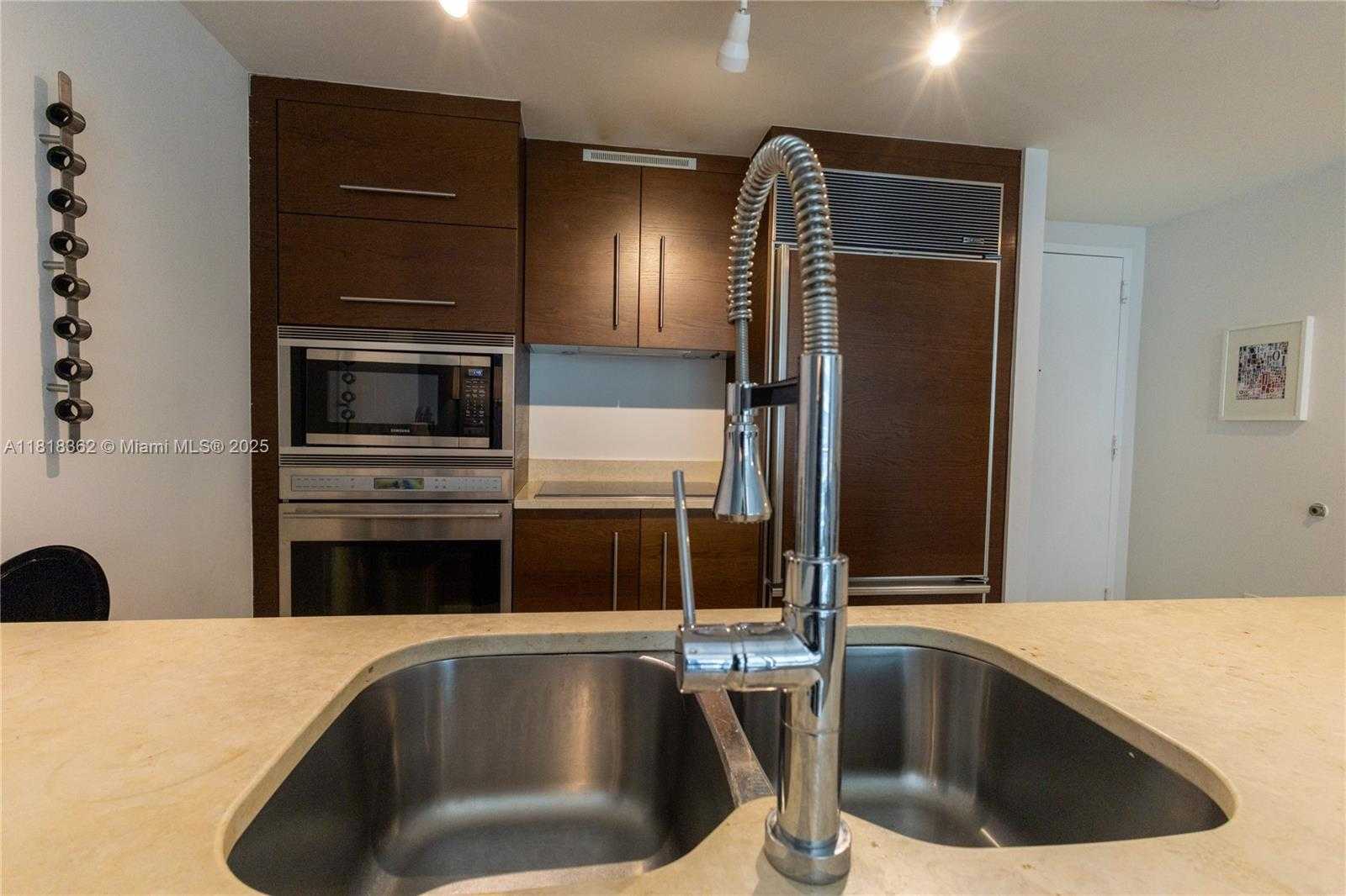 Small Image of 475 BRICKELL AVE #4511, Miami Number 6