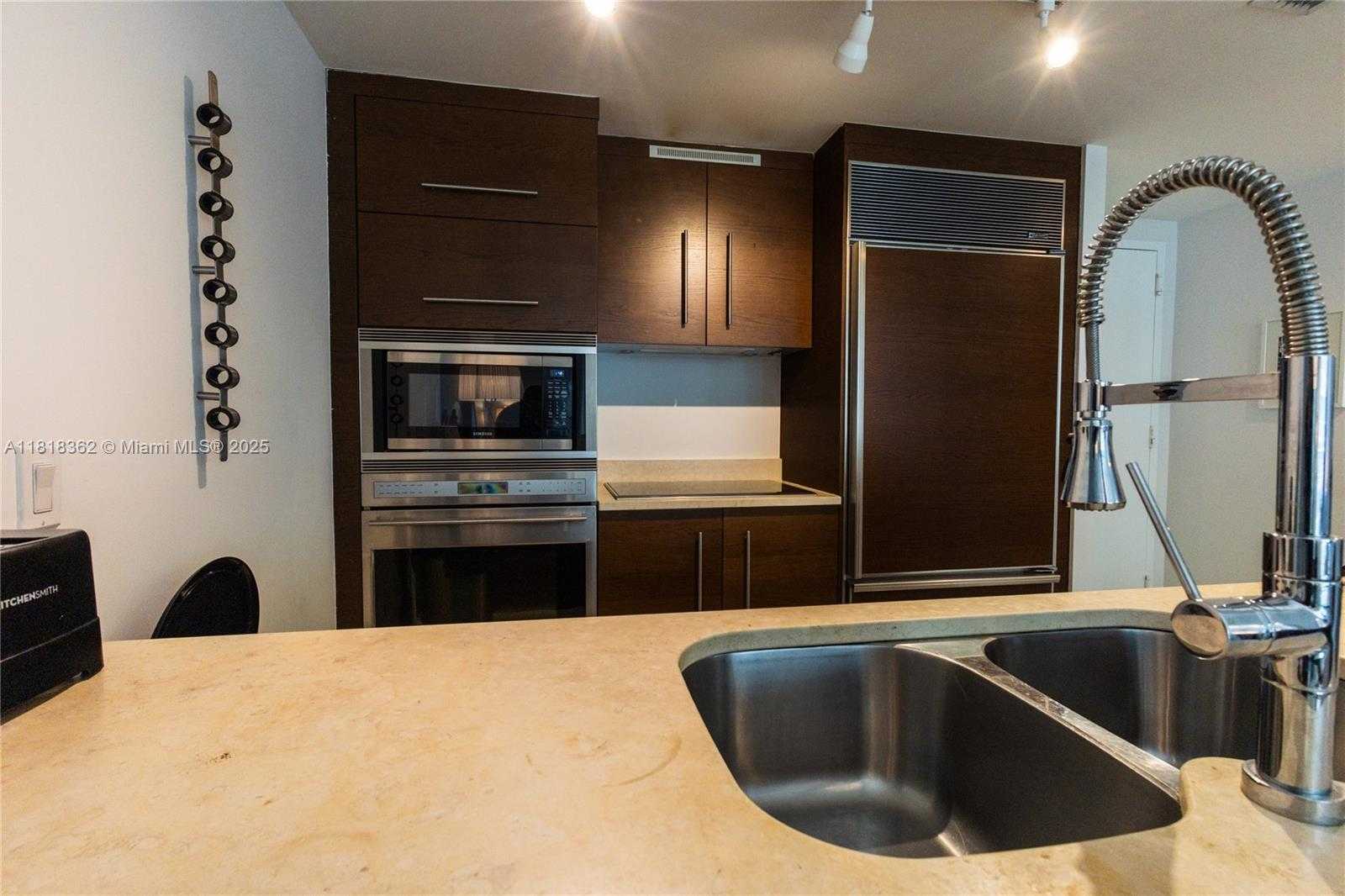 Small Image of 475 BRICKELL AVE #4511, Miami Number 7