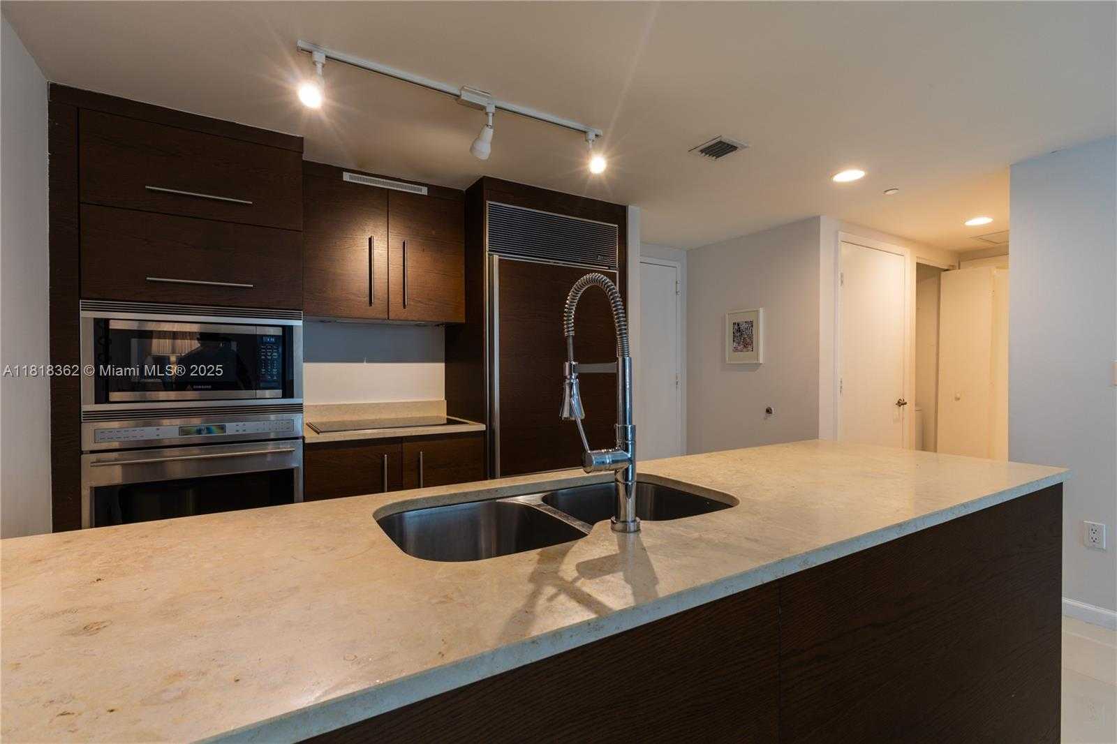 Small Image of 475 BRICKELL AVE #4511, Miami Number 8