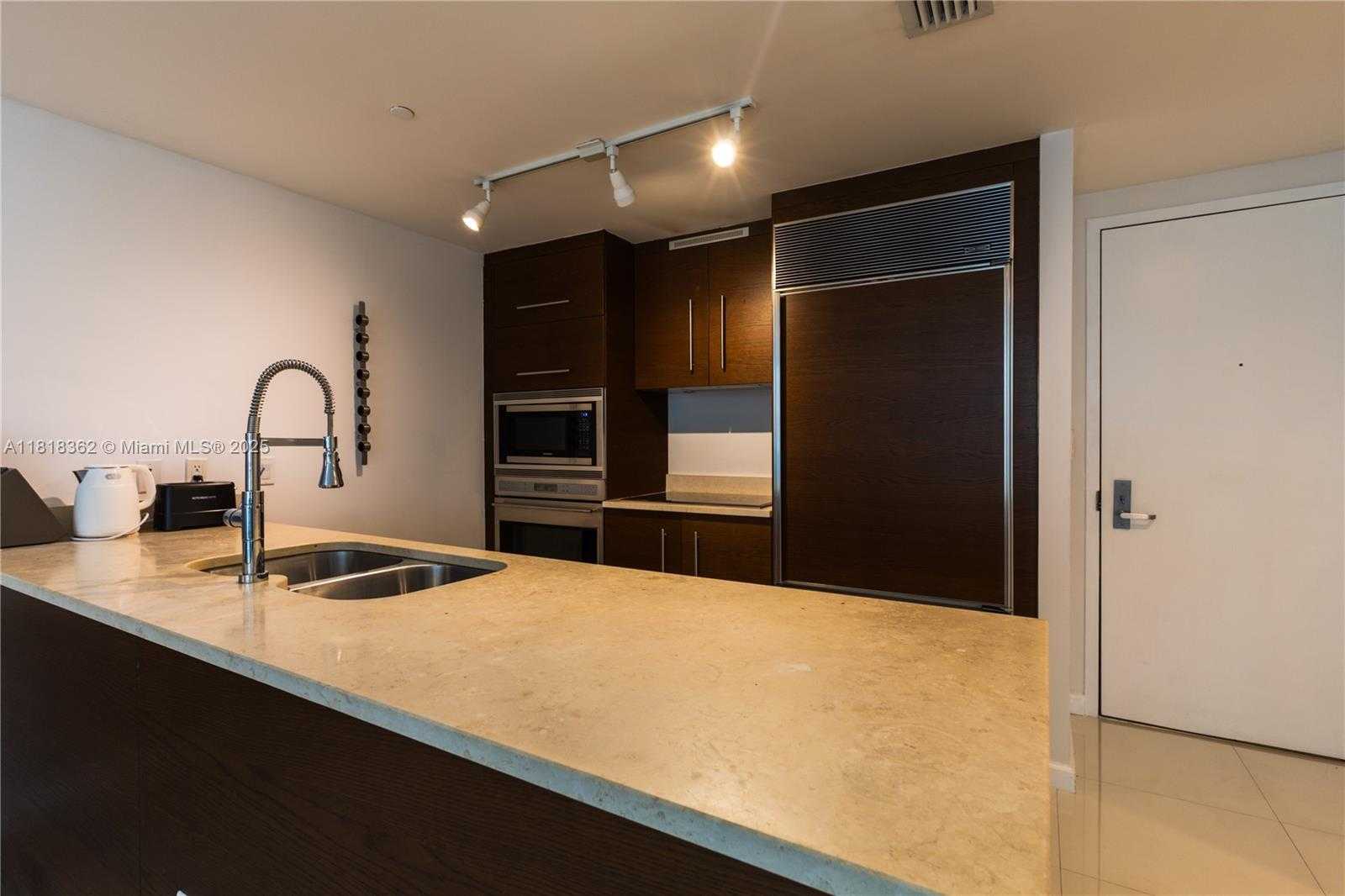 Small Image of 475 BRICKELL AVE #4511, Miami Number 9