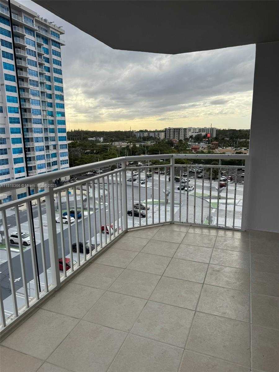 Small Image of 18051 BISCAYNE BLVD #803, Aventura Number 3