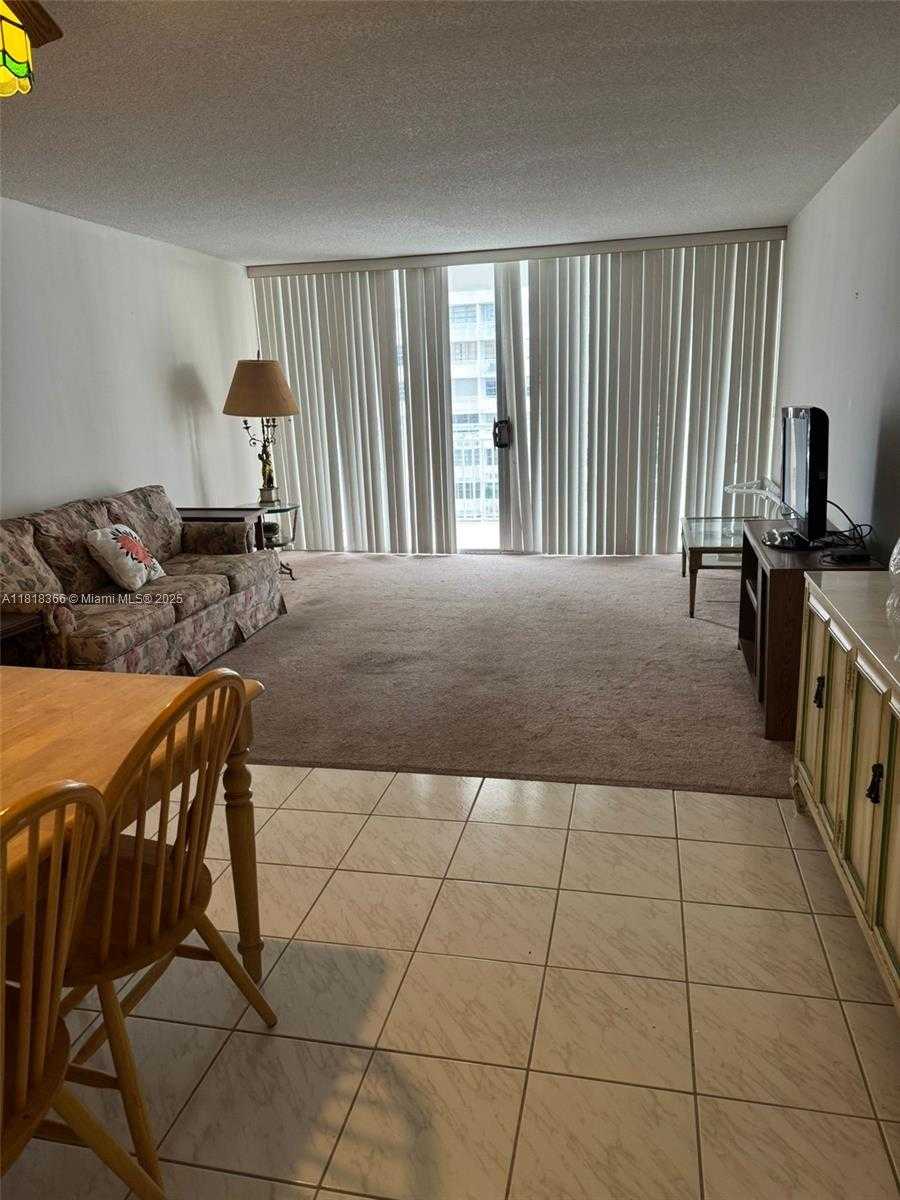 Small Image of 18051 BISCAYNE BLVD #803, Aventura Number 5