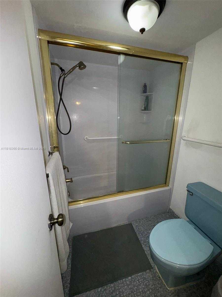 Small Image of 18051 BISCAYNE BLVD #803, Aventura Number 9