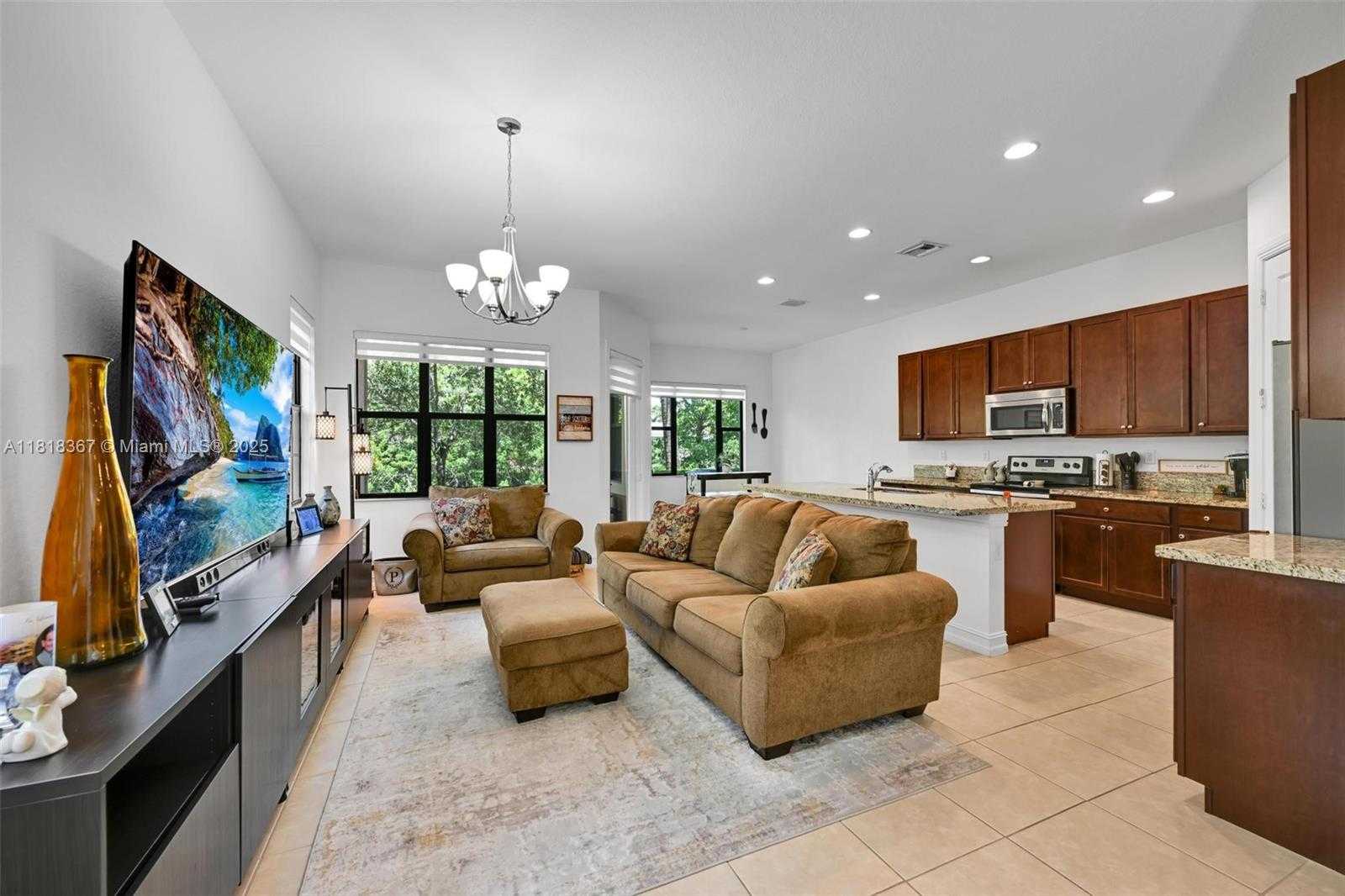 Small Image of 122 SW 127th Terrace, Plantation, FL 33325, USA Number 11